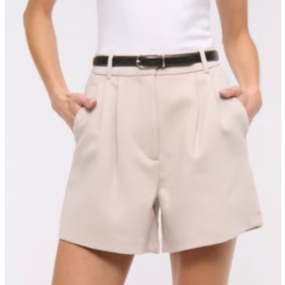 NWT Abercrombie & Fitch Tailored Shorts SZ Med Light Tan W/Pockets Elastic Back